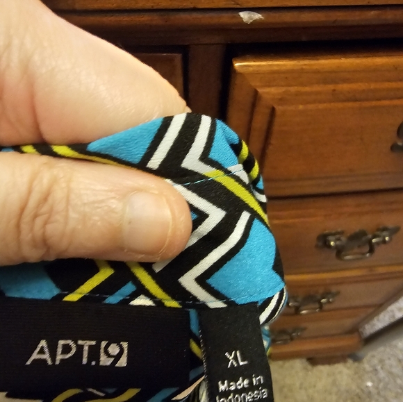 Size xl woman's top Apt 9 - Picture 6 of 7